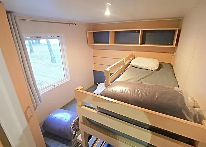 M.home Confort F028 2chbr/5pers Camping La Boissiere-de-Montaigu