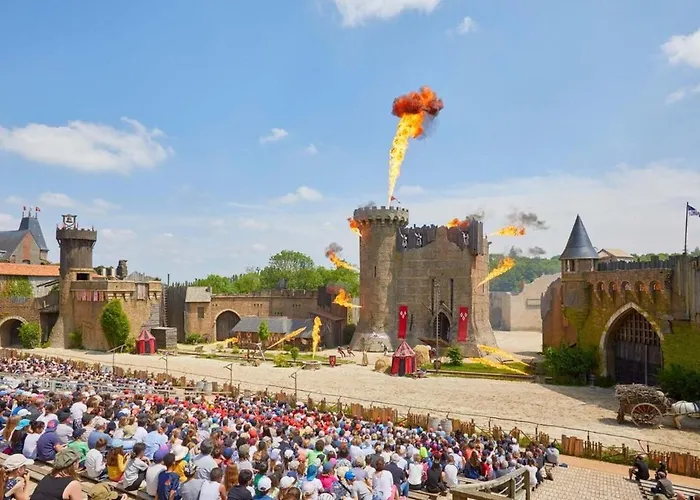 M.home Confort F028 2chbr/5pers Camping La Boissiere-de-Montaigu